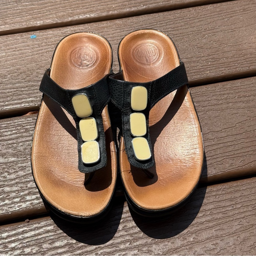 Fitflop Black Sandal with Cream Accents - Picture 2 of 8